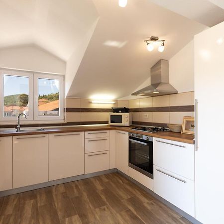 Holiday Home Lydia Slatine Luaran gambar