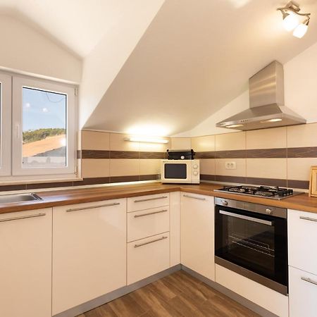 Holiday Home Lydia Slatine Luaran gambar