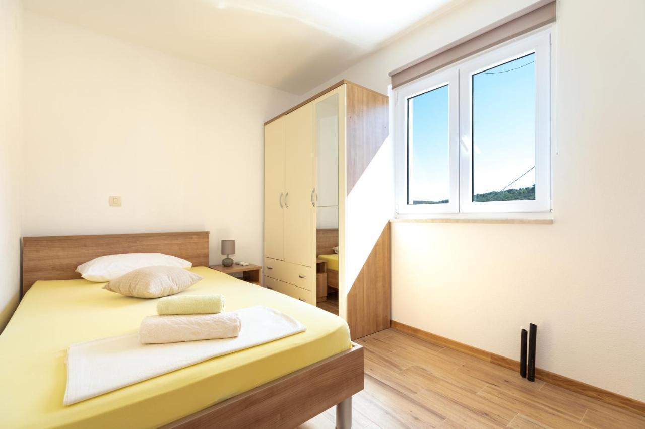 Holiday Home Lydia Slatine Luaran gambar