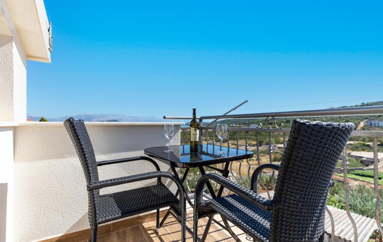 Holiday Home Lydia Slatine Luaran gambar