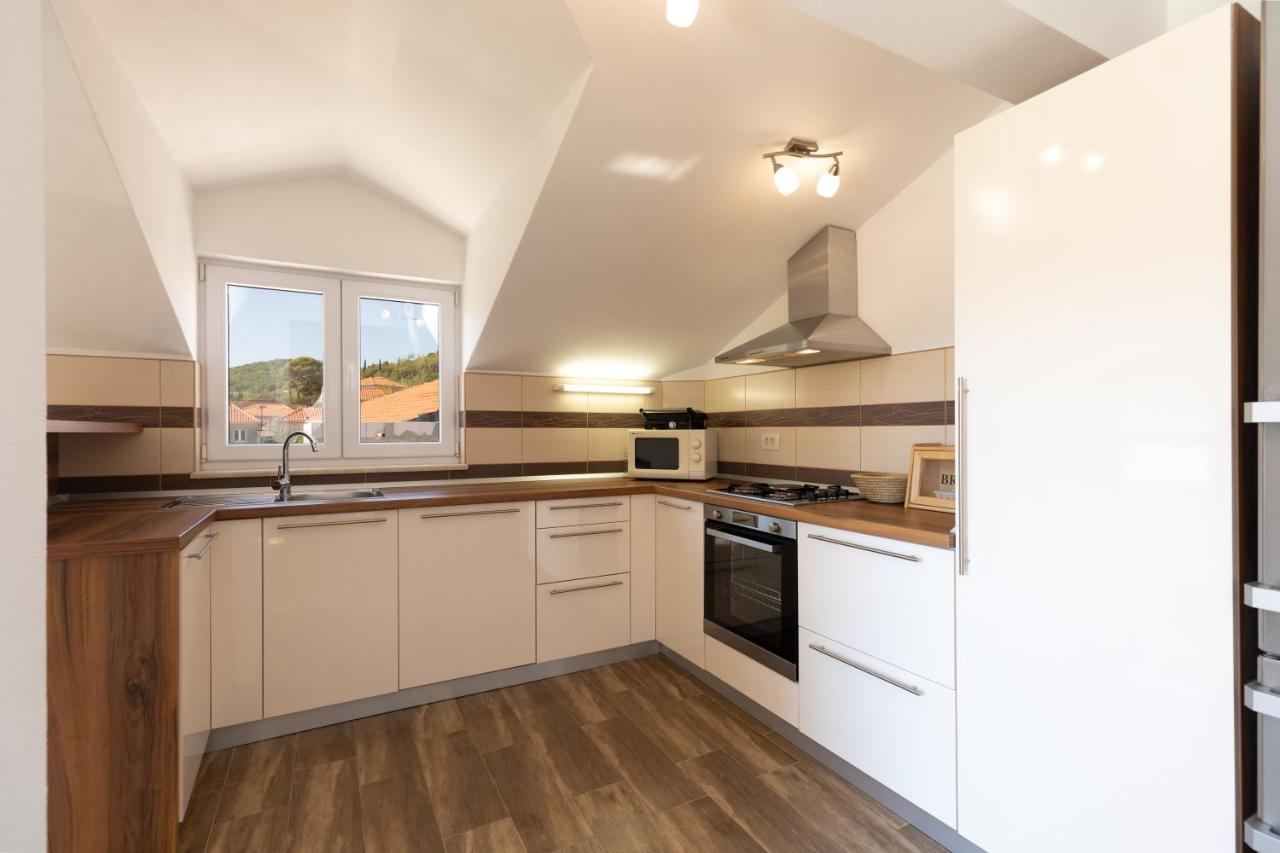 Holiday Home Lydia Slatine Luaran gambar
