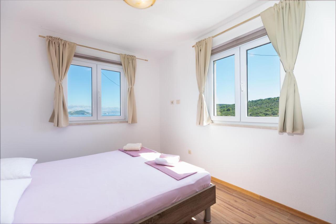 Holiday Home Lydia Slatine Luaran gambar